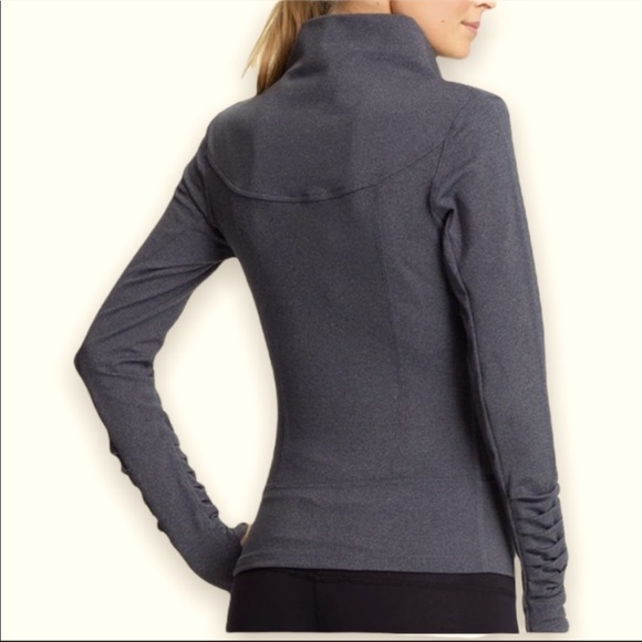 STUNNING LIKE NEW KARMA ATHLETICS RUFFLED SAN SUI JACKET W/ANTI~PILL FABRIC Sz M - Picture 2 of 8